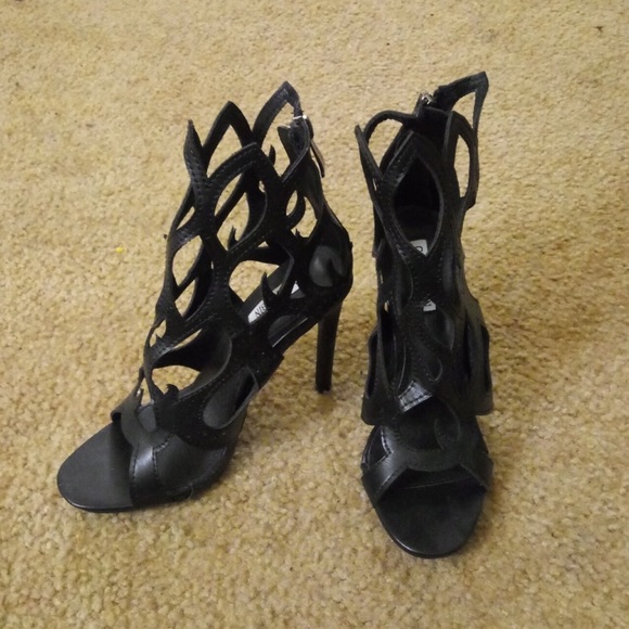 Black heels - Picture 1 of 1